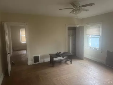 Living - 3549 Idlewild Ave, Cincinnati, OH 45207 photo 2 of 2