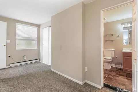 Bedroom - 421 Oregon St, Cincinnati, OH 45202 photo 1 of 4