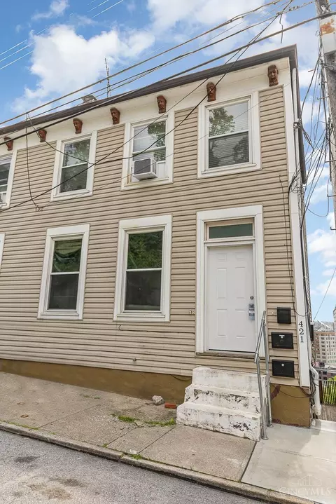 Exterior - 421 Oregon St, Cincinnati, OH 45202 photo 2 of 7