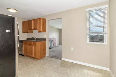 Kitchen - 421 Oregon St, Cincinnati, OH 45202 photo 2 of 4