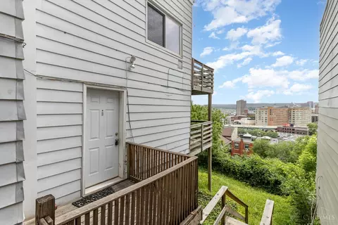 Exterior - 421 Oregon St, Cincinnati, OH 45202 photo 3 of 7