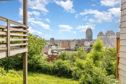 Exterior - 421 Oregon St, Cincinnati, OH 45202 photo 5 of 7