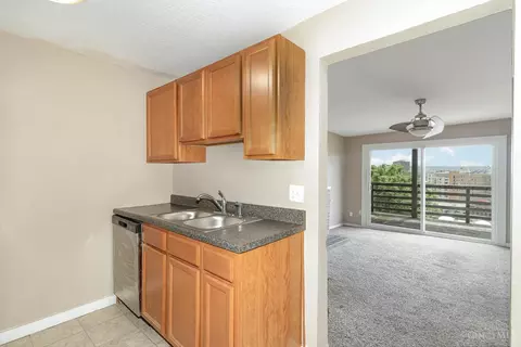 Kitchen - 421 Oregon St, Cincinnati, OH 45202 photo 1 of 4