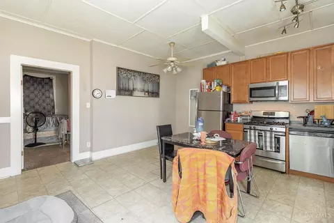 Kitchen - 421 Oregon St, Cincinnati, OH 45202 photo 4 of 4
