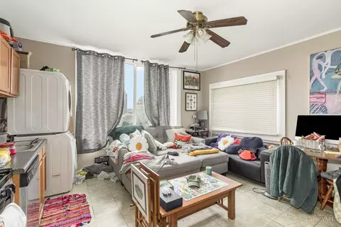Living - 421 Oregon St, Cincinnati, OH 45202 photo 3 of 3