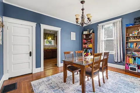 Dining - 514 Considine Ave, Cincinnati, OH 45205 photo 1 of 2