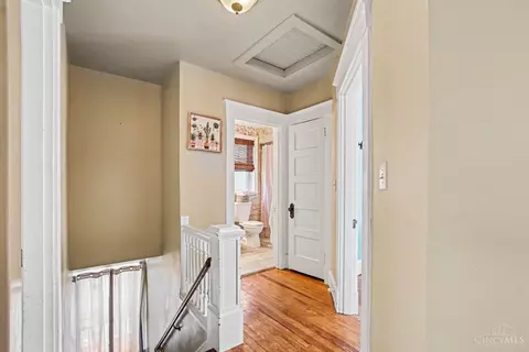 Entry Way - 514 Considine Ave, Cincinnati, OH 45205 photo 2 of 2