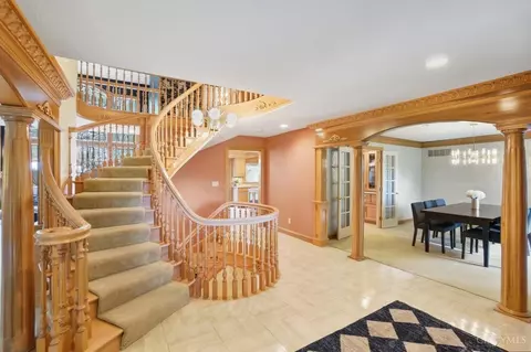 Entry Way - 441 St Rte 73, Springboro, OH 45066 photo 2 of 8