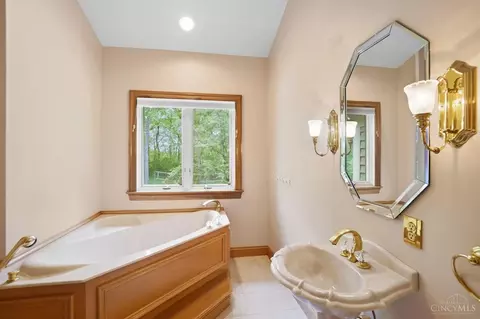 Bath - 441 St Rte 73, Springboro, OH 45066 photo 6 of 8
