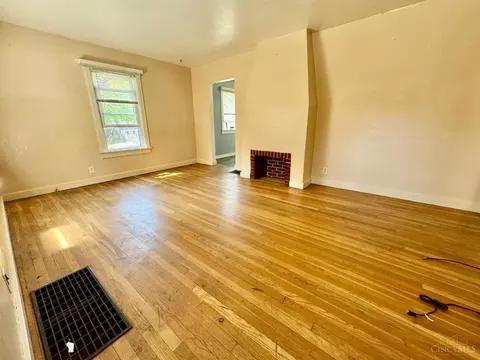 Living - 1201 Eureka Dr, Kettering, OH 45419 photo 2 of 3