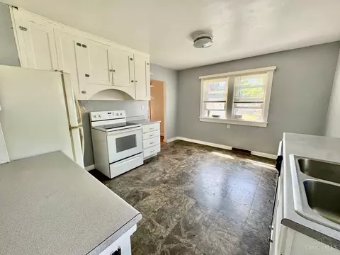 Kitchen - 1201 Eureka Dr, Kettering, OH 45419 photo 2 of 3