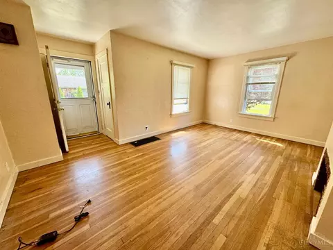 Living - 1201 Eureka Dr, Kettering, OH 45419 photo 3 of 3