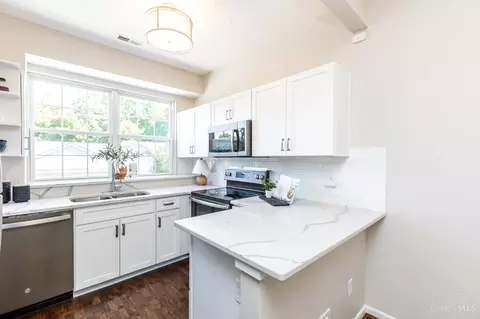 Kitchen - 6505 Silverfox Dr, Cincinnati, OH 45230 photo 1 of 3