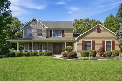 2215 Trappers Knoll Dr, Batavia, OH 45103
