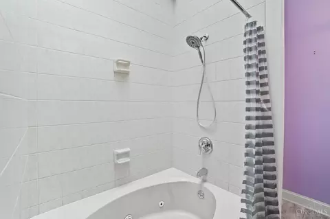 Bath - 9870 Timbers Dr, Blue Ash, OH 45242 photo 6 of 7