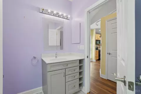 Bath - 9870 Timbers Dr, Blue Ash, OH 45242 photo 4 of 7