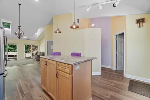 Kitchen - 9870 Timbers Dr, Blue Ash, OH 45242 photo 5 of 6