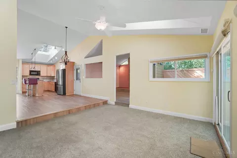 Living - 9870 Timbers Dr, Blue Ash, OH 45242 photo 3 of 7