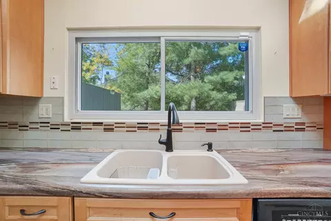 Kitchen - 9870 Timbers Dr, Blue Ash, OH 45242 photo 6 of 6