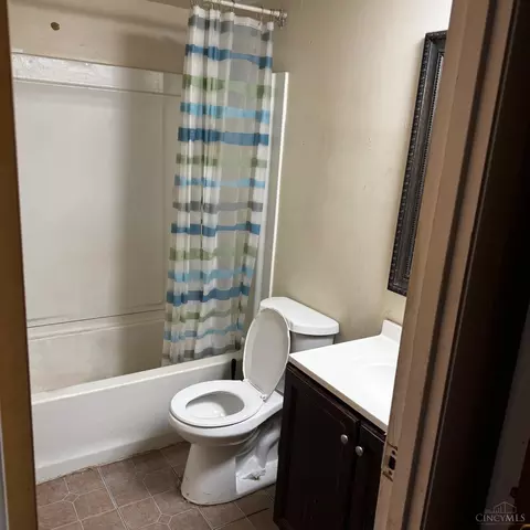 Bath - 4904 Chalet Dr, Saint Bernard, OH 45217 photo 1 of 1