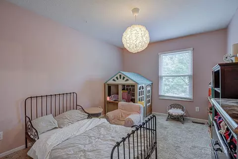 Bedroom - 6820 Spring Arbor Dr, Mason, OH 45040 photo 8 of 10