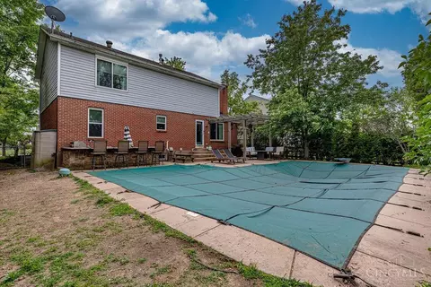 Exterior - 6820 Spring Arbor Dr, Mason, OH 45040 photo 5 of 6