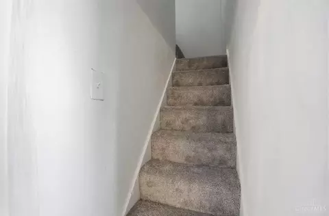 Entry Way - 4308 Smith Rd, Cincinnati, OH 45212 photo 5 of 5
