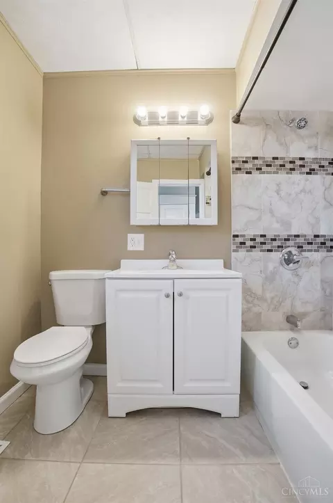 Bath - 4308 Smith Rd, Cincinnati, OH 45212 photo 4 of 5