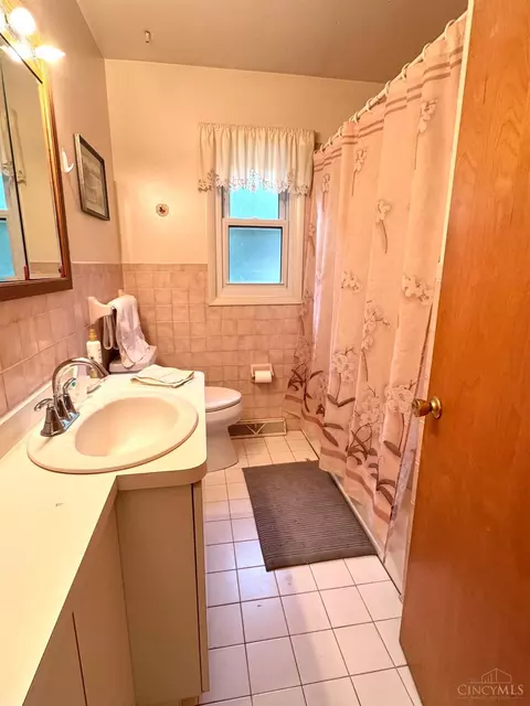 Bath - 2451 Hunt Rd, Reading, OH 45215 photo 2 of 5