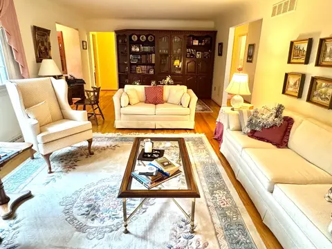 Living - 2451 Hunt Rd, Reading, OH 45215 photo 1 of 6