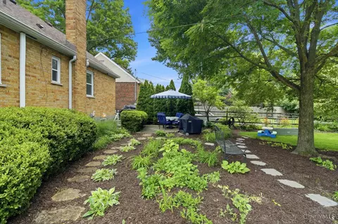 Exterior - 7137 Silvercrest Dr, Cincinnati, OH 45236 photo 5 of 9
