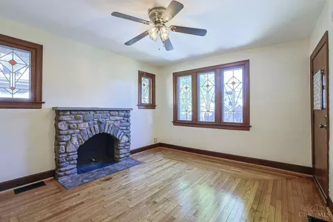 Living - 6609 Merwin Ave, Cincinnati, OH 45227 photo 3 of 6