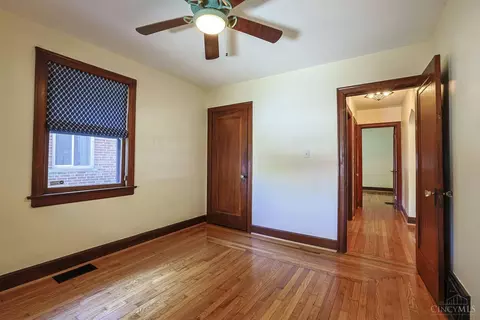 Bedroom - 6609 Merwin Ave, Cincinnati, OH 45227 photo 4 of 6
