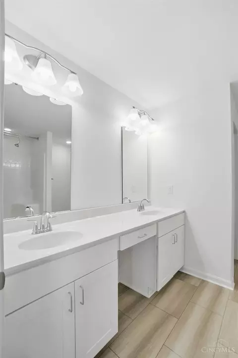 Bath - 1236 Sinclair Dr, Maineville, OH 45039 photo 5 of 10