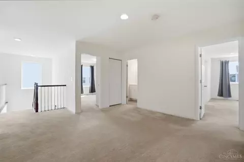 Entry Way - 1236 Sinclair Dr, Maineville, OH 45039 photo 6 of 7