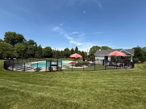 Exterior - 1236 Sinclair Dr, Maineville, OH 45039 photo 7 of 12