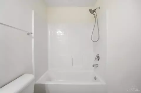 Bath - 1236 Sinclair Dr, Maineville, OH 45039 photo 10 of 10