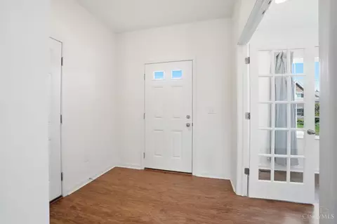 Entry Way - 1236 Sinclair Dr, Maineville, OH 45039 photo 1 of 7