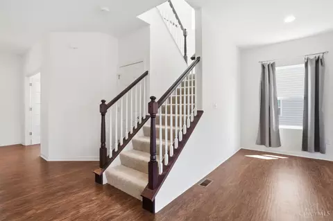 Entry Way - 1236 Sinclair Dr, Maineville, OH 45039 photo 4 of 7