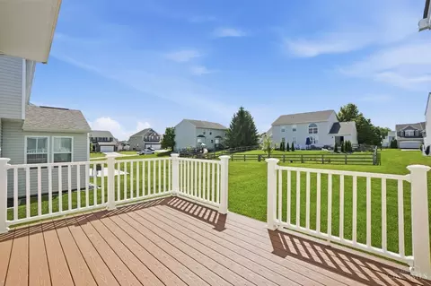 Exterior - 1236 Sinclair Dr, Maineville, OH 45039 photo 5 of 12