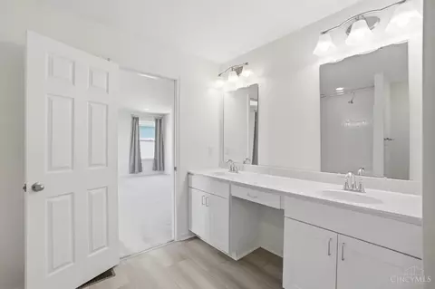 Bath - 1236 Sinclair Dr, Maineville, OH 45039 photo 6 of 10