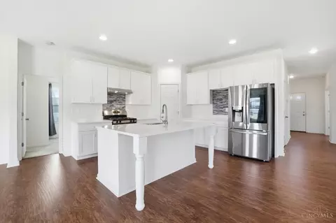 Kitchen - 1236 Sinclair Dr, Maineville, OH 45039 photo 1 of 5