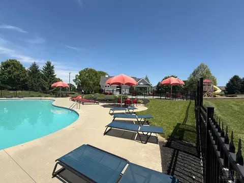 Exterior - 1236 Sinclair Dr, Maineville, OH 45039 photo 9 of 12