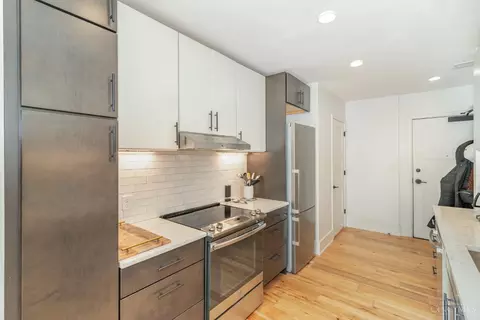 Kitchen - 1003 Walnut St, Cincinnati, OH 45202 photo 3 of 3