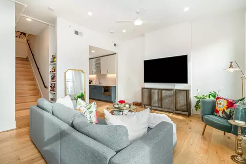 Living - 1003 Walnut St, Cincinnati, OH 45202 photo 2 of 2