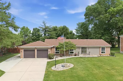 7694 Kennesaw Dr, West Chester, OH 45069