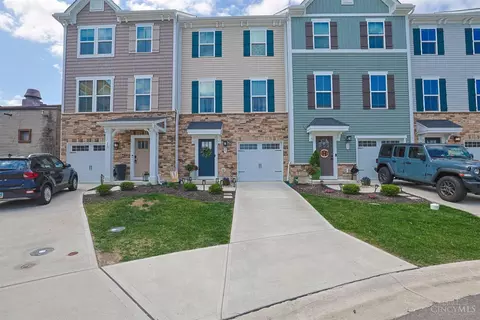 25 Wentworth Ln, Cincinnati, OH 45236