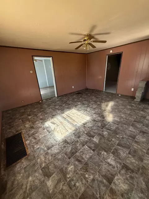 955 Simmons Ave, Lincoln Heights, OH 45215 photo 4
