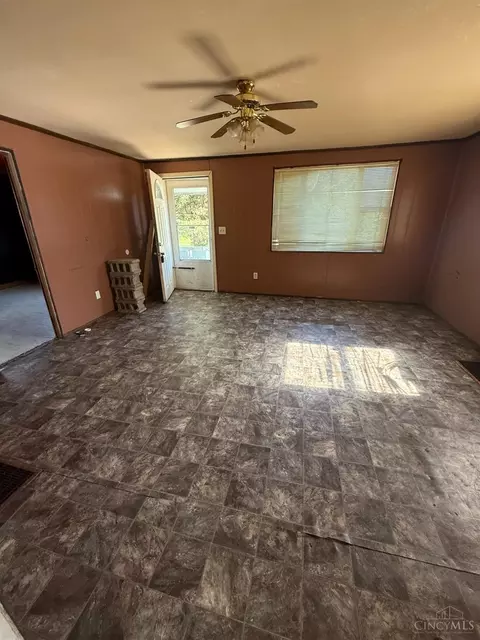 955 Simmons Ave, Lincoln Heights, OH 45215 photo 2
