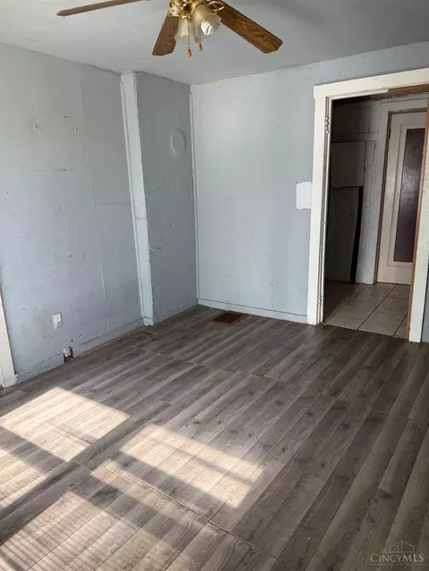 955 Simmons Ave, Lincoln Heights, OH 45215 photo 5